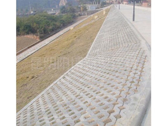 云南植草磚在護坡工程中廣泛應用優勢有哪些呢？